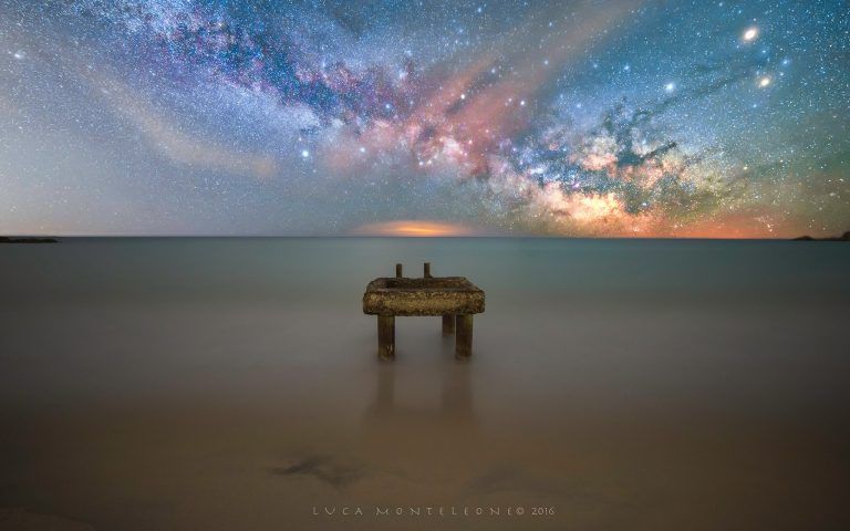 Via Lattea sul mare: la lunga esposizione di Luca Monteleone